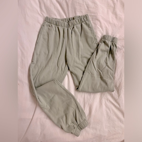 brandy Melville light green rosa sweatpants - Picture 2 of 5